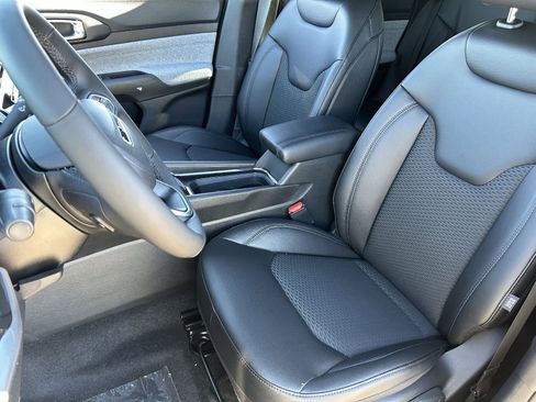 New 2026 Jeep Compass Latitude image 17