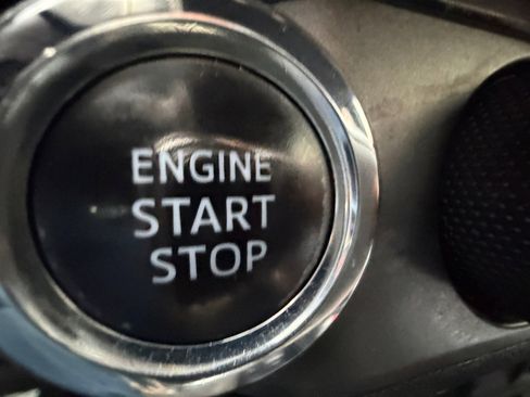 Used 2018 Toyota Tacoma TRD Off-Road image 30