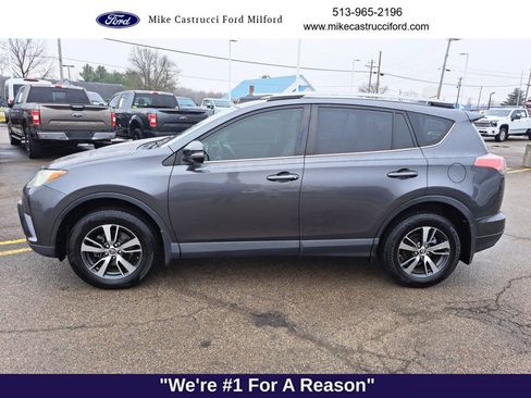 Used 2018 Toyota RAV4 XLE image 2