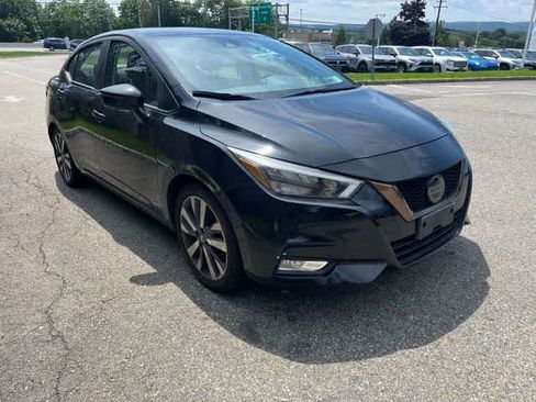 Used 2020 Nissan Versa SR FWD image 3