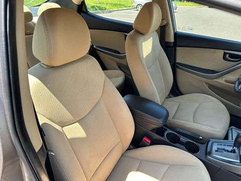 Used 2013 Hyundai Elantra GLS w/ Preferred Pkg FWD image 17