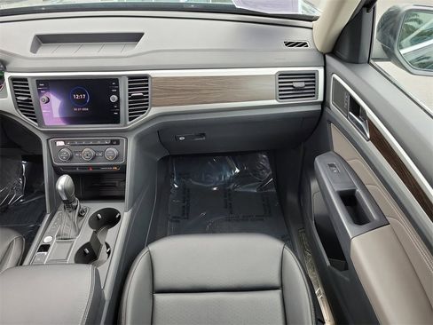 Used 2021 Volkswagen Atlas SE w/ Panoramic Sunroof Package image 15