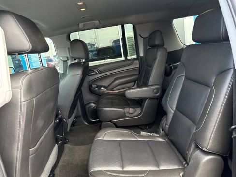 Used 2018 Chevrolet Suburban LT AWD/4WD image 17