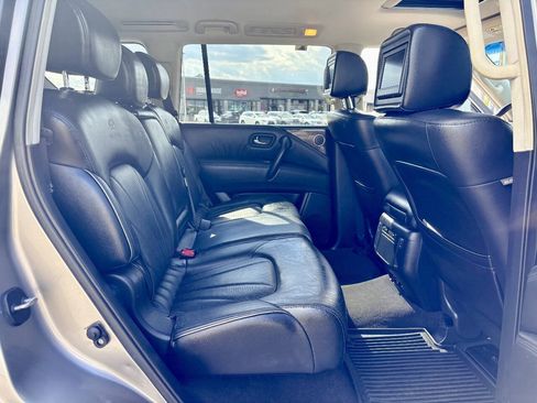Used 2014 INFINITI QX80 4WD w/ Deluxe Touring Package image 31
