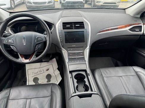 Used 2014 Lincoln MKZ FWD image 9
