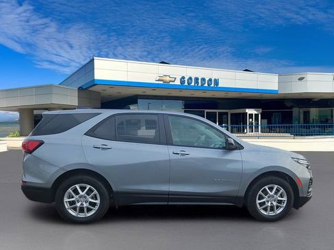Used 2023 Chevrolet Equinox LS w/ LS Convenience Package image 5