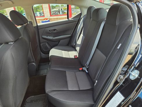 Used 2025 Nissan Sentra SV FWD image 9