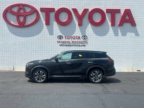 Used 2023 INFINITI QX60 Luxe w/ Cargo Package FWD image 5
