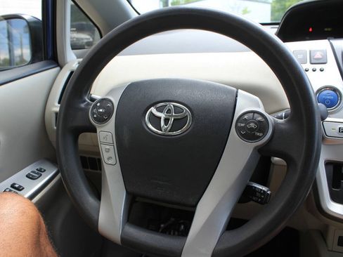 Used 2012 Toyota Prius V Three FWD image 22