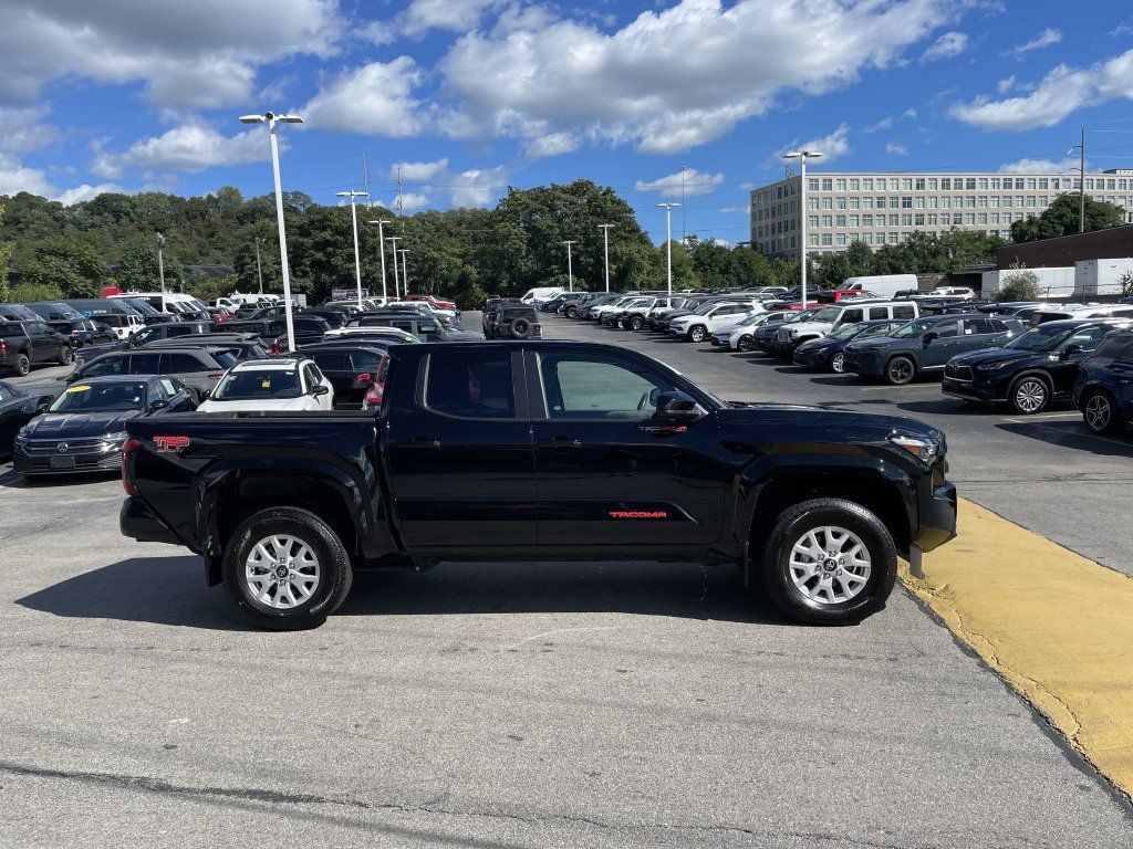Used 2024 Toyota Tacoma SR5 AWD/4WD image 7