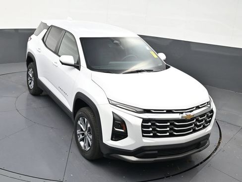 Used 2026 Chevrolet Equinox LT FWD image 15
