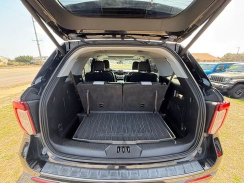 Used 2021 Ford Explorer XLT w/ Equipment Group 202A image 15