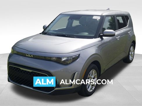 Used 2025 Kia Soul LX w/ LX Technology Package FWD image 1