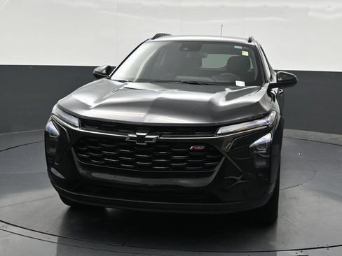Used 2025 Chevrolet Trax RS FWD image 9