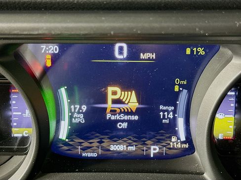 Used 2024 Jeep Wrangler Unlimited w/ Convenience Group AWD/4WD image 19
