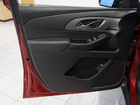 Certified 2023 Chevrolet Traverse LT w/ Rear Camera Mirror Package image 24