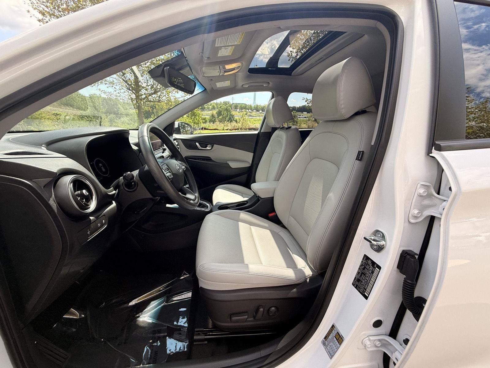 Used 2023 Hyundai Kona Limited AWD/4WD image 14