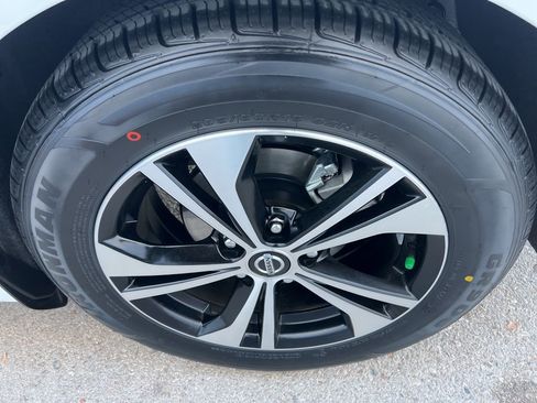 Used 2023 Nissan Sentra SV w/ Trunk Package image 34