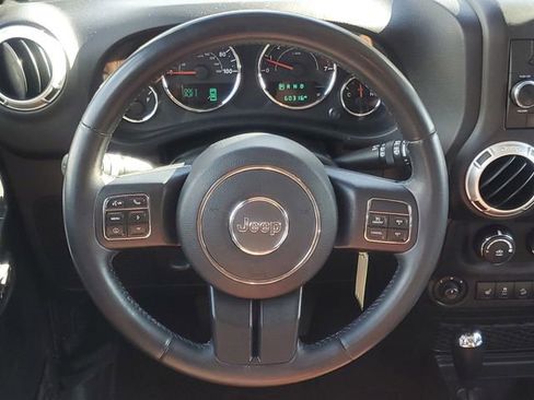 Used 2017 Jeep Wrangler Unlimited Sahara w/ Dual Top Group image 27