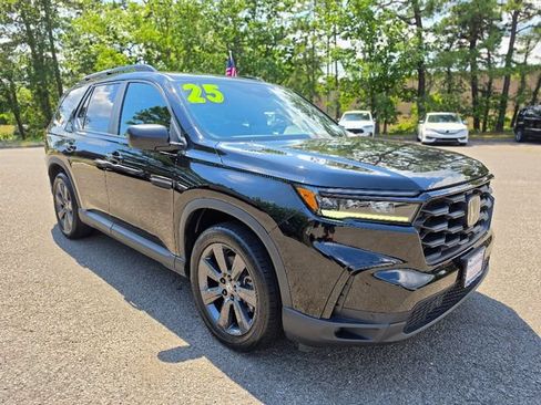 Used 2025 Honda Pilot Sport image 7
