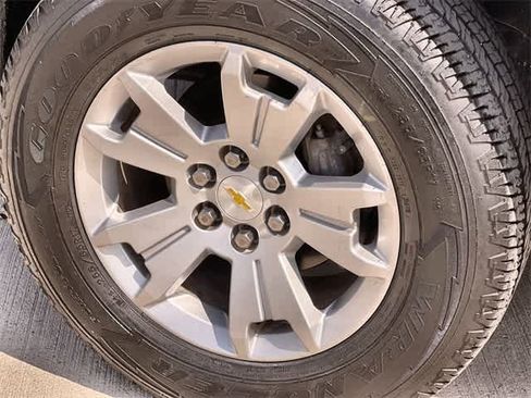 Used 2020 Chevrolet Colorado LT w/ Safety Package image 9