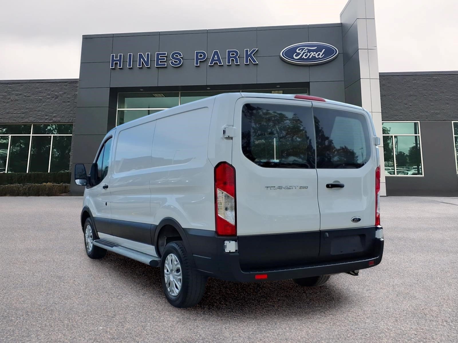 Used 2025 Ford Transit 250 Low Roof w/ Exterior Upgrade Package RWD image 5