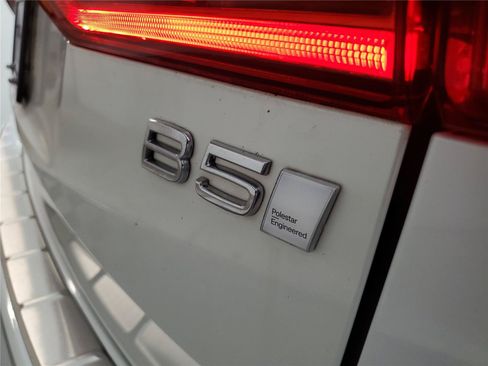 Certified 2023 Volvo XC60 B5 Plus w/ Protection Package Premier FWD image 7