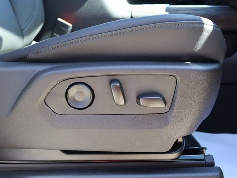 New 2025 GMC Sierra 2500 SLT w/ SLT Premium Package image 49