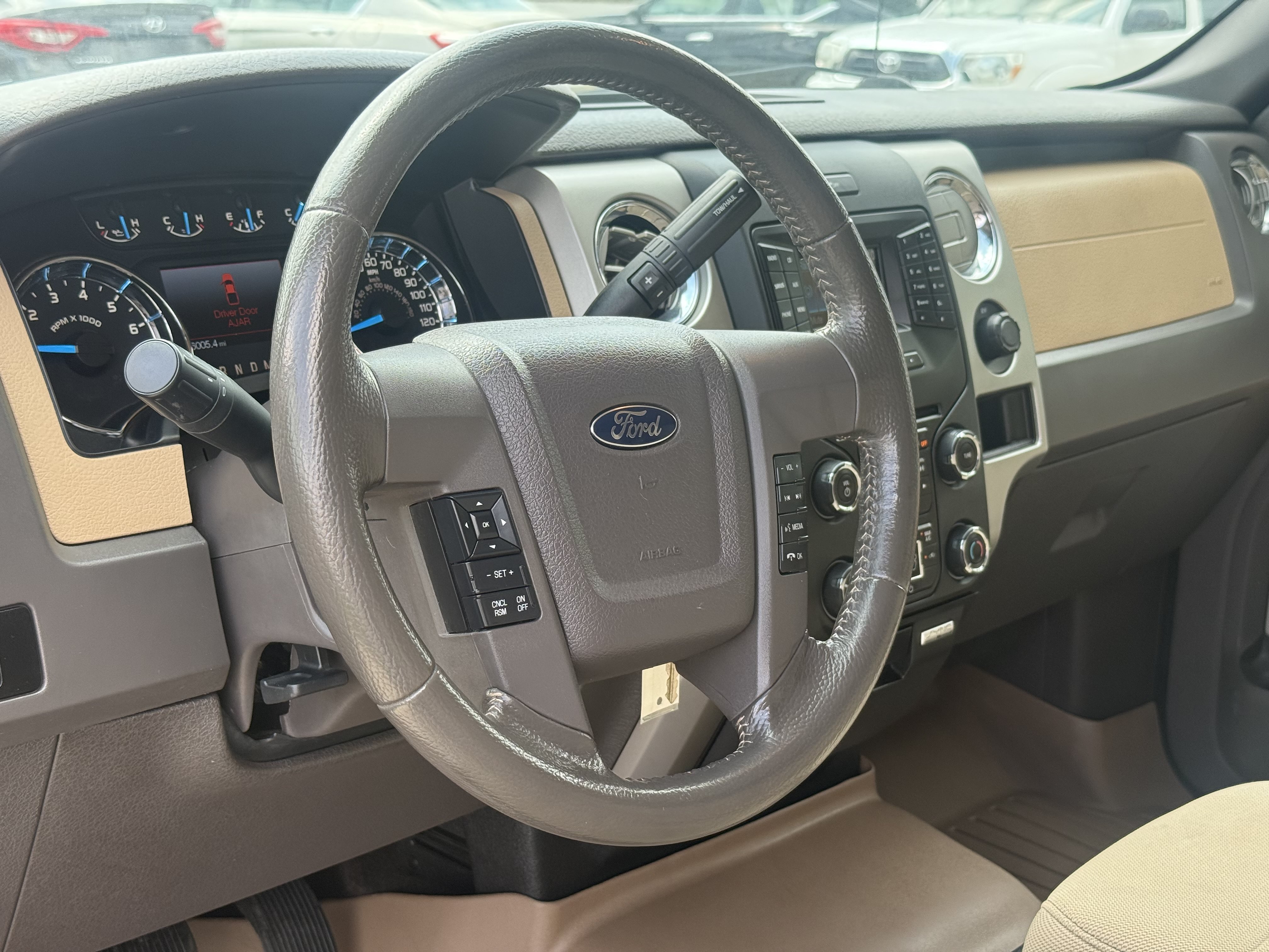Used 2014 Ford F150 XLT w/ Equipment Group 302A Luxury AWD/4WD image 12