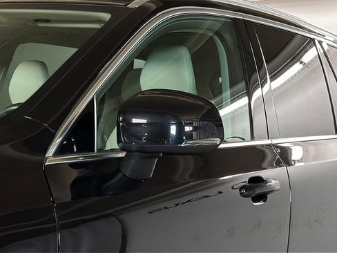 Used 2020 Volvo XC90 T6 Momentum w/ Protection Package Premier image 5