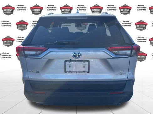 Used 2022 Toyota RAV4 LE image 6