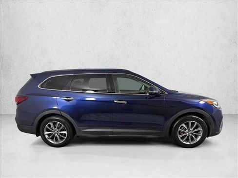 Used 2017 Hyundai Santa Fe SE w/ SE Premium Package 02 FWD image 2