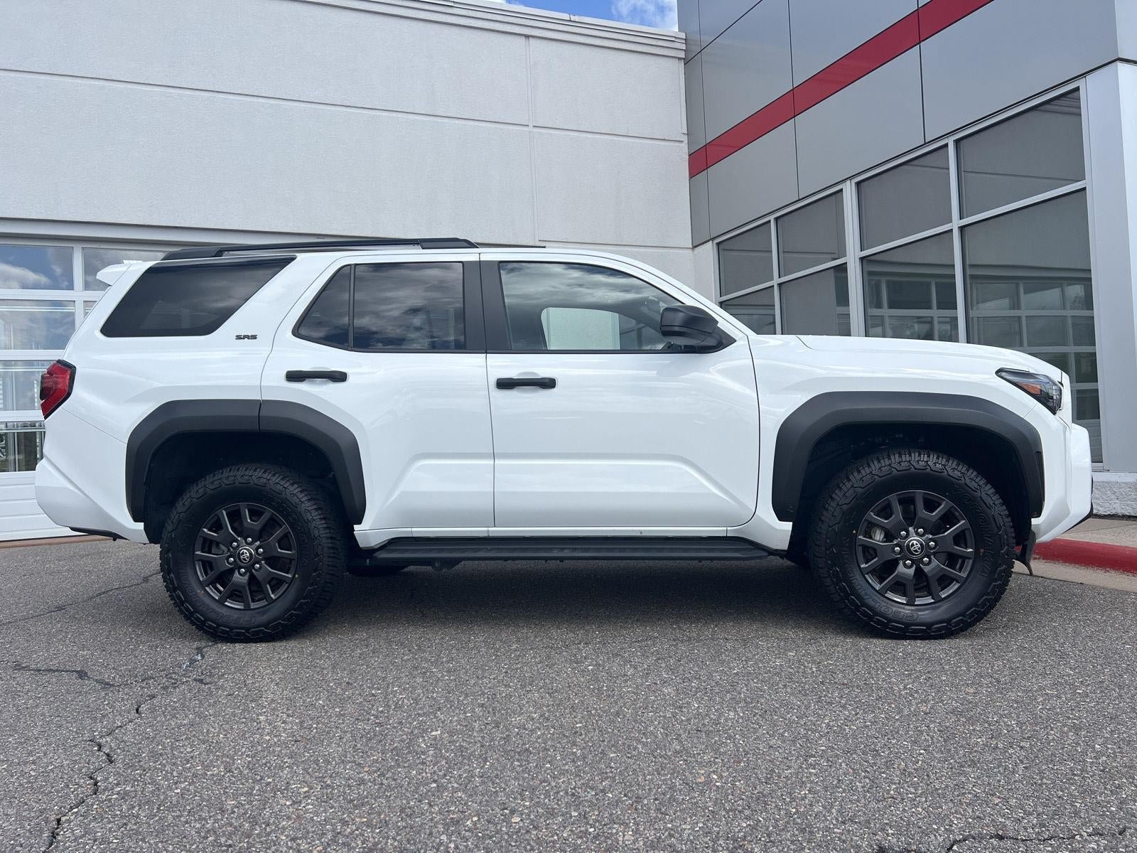 Used 2025 Toyota 4Runner SR5 AWD/4WD image 26