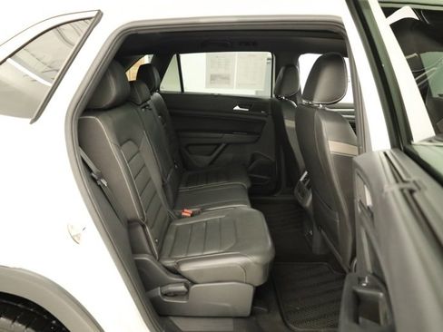 Used 2020 Volkswagen Atlas Cross Sport SEL Premium image 34