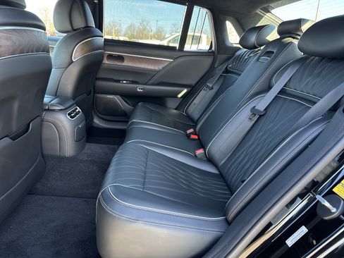 Used 2023 Genesis G90 3.5T image 31