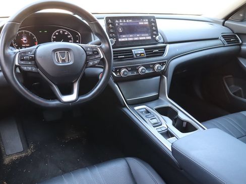Used 2020 Honda Accord Touring image 5