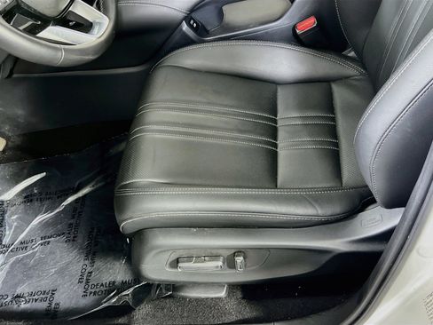 Used 2026 Honda HR-V EX-L image 17