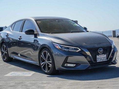 Used 2020 Nissan Sentra SR w/ Premium Package FWD image 5