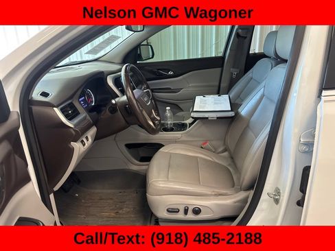 Used 2020 GMC Acadia SLT w/ LPO, Floor Liner Package FWD image 9