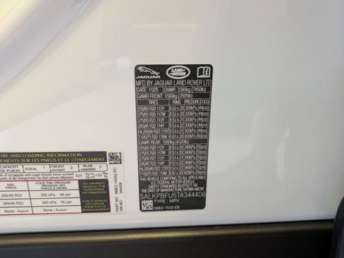 New 2026 Land Rover Range Rover Long Wheelbase SE AWD/4WD image 31