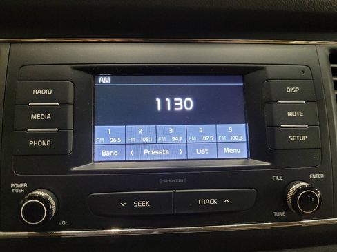 Used 2018 Kia Sedona LX FWD image 25