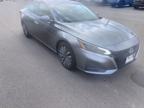 Used 2023 Nissan Altima 2.5 SV image 5