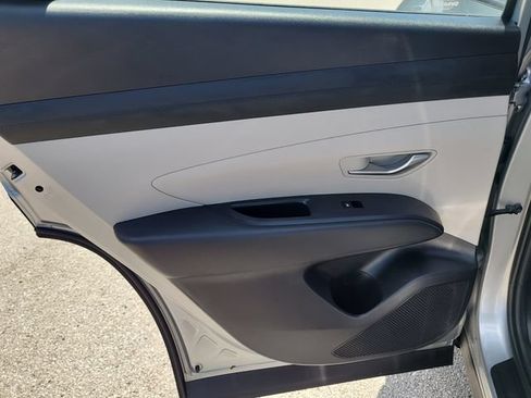 Used 2025 Hyundai Tucson SE FWD image 11