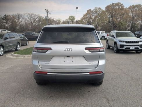 Used 2023 Jeep Grand Cherokee L Limited AWD/4WD image 4
