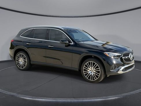 Used 2024 Mercedes-Benz GLC 300 image 12