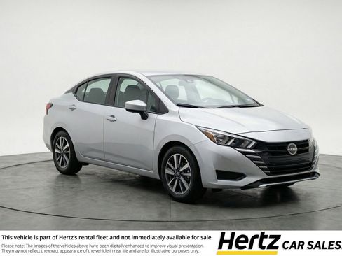 Used 2025 Nissan Versa SV image 1