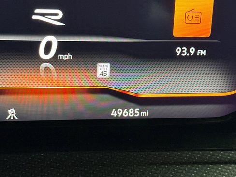 Certified 2022 Volkswagen Golf R AWD/4WD image 28