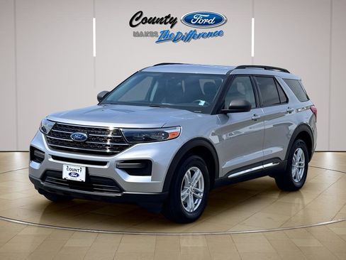 Used 2023 Ford Explorer XLT w/ Class IV Trailer Tow Package AWD/4WD image 2