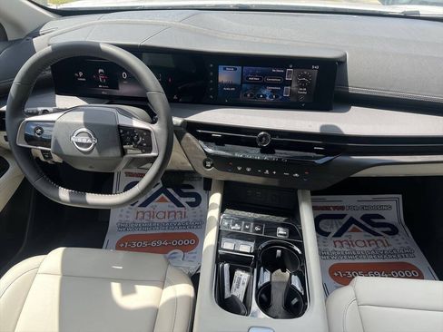 Used 2025 Nissan Murano SV FWD image 11
