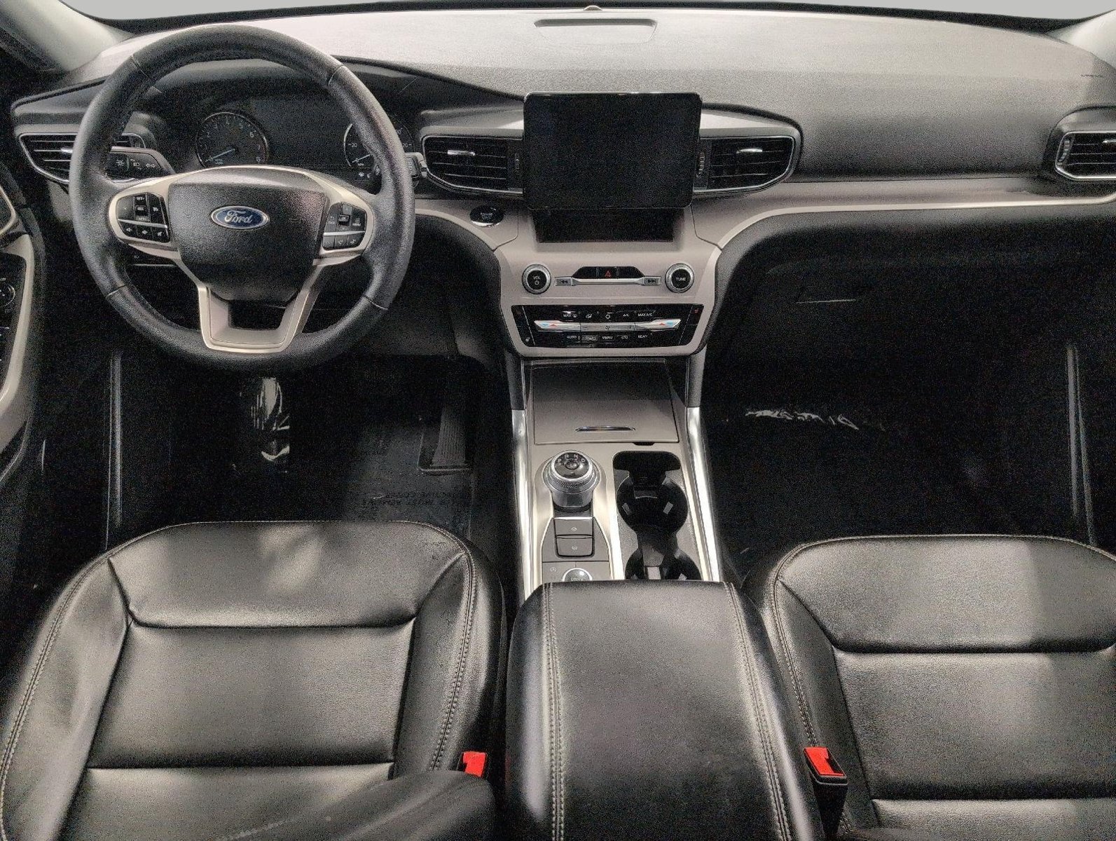 Used 2024 Ford Explorer XLT w/ Equipment Group 202A AWD/4WD image 7